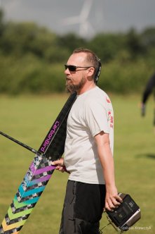 324-IZAK5712