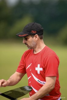 042-IZAK9740