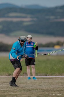 030-IZAK8544