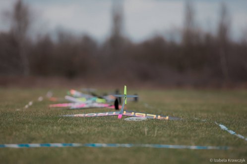 104-IZAK7557