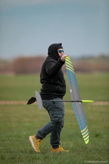 030-IZAK8467